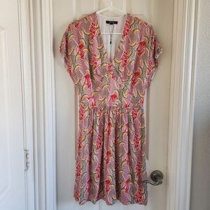 Burton of London V-Neck Red and Gold Floral Printed US Size 6 NWOT